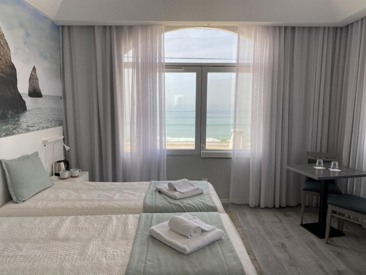 Golden Beach Guest House & Rooftop Bar Faro Eksteriør billede