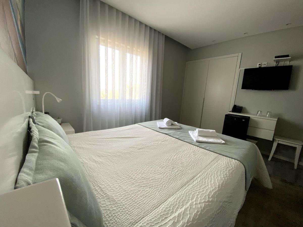 Golden Beach Guest House & Rooftop Bar Faro Eksteriør billede